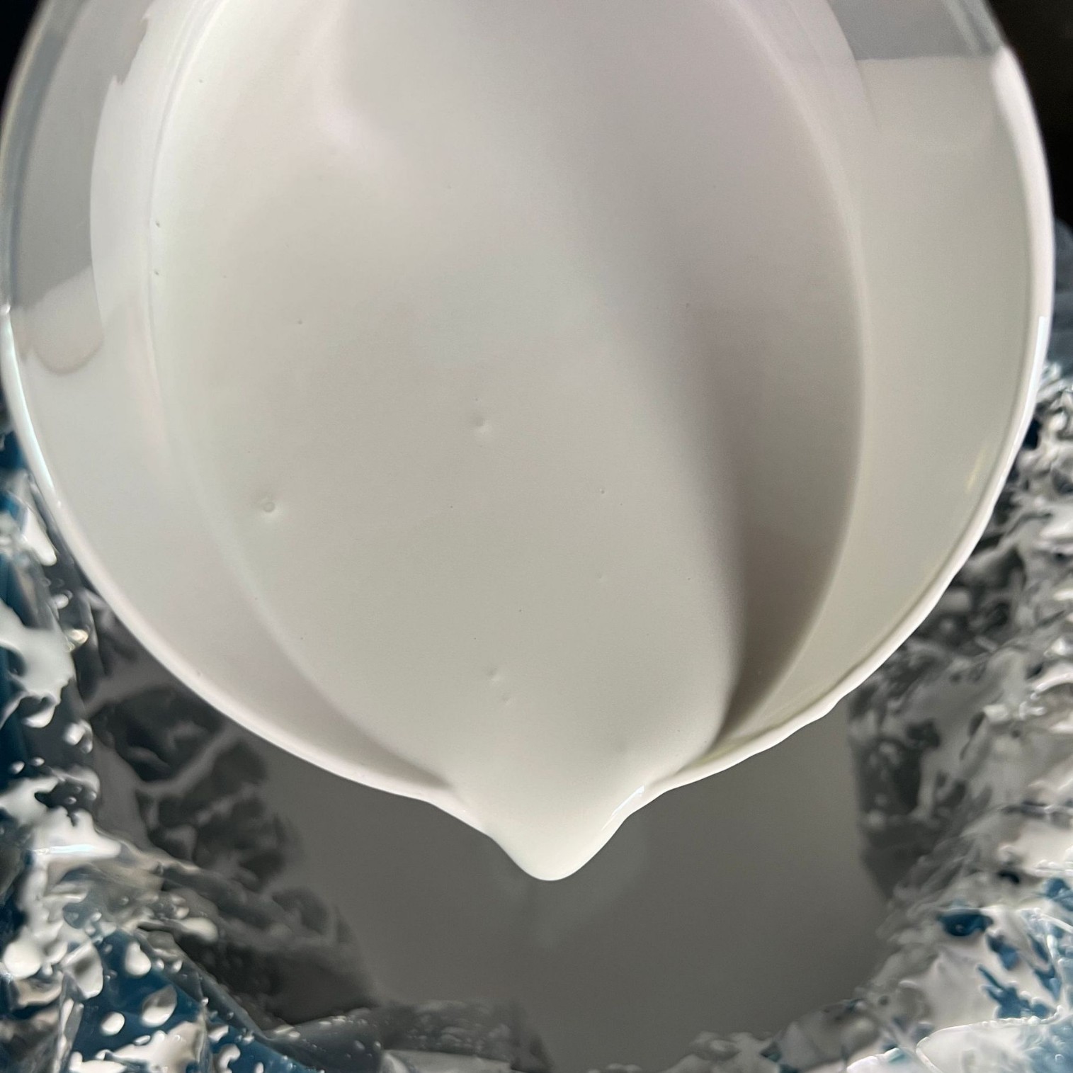 弹性乳液防水防潮净味耐水耐碱高弹高粘成膜性内外墙建筑专用乳液