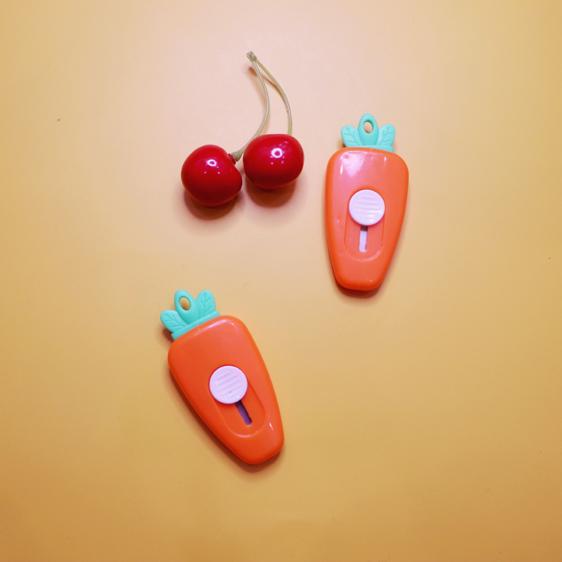 Cartoon art knife unpacking knife radish paper knife stationery creative small size art knife wholesale cute knife express knife