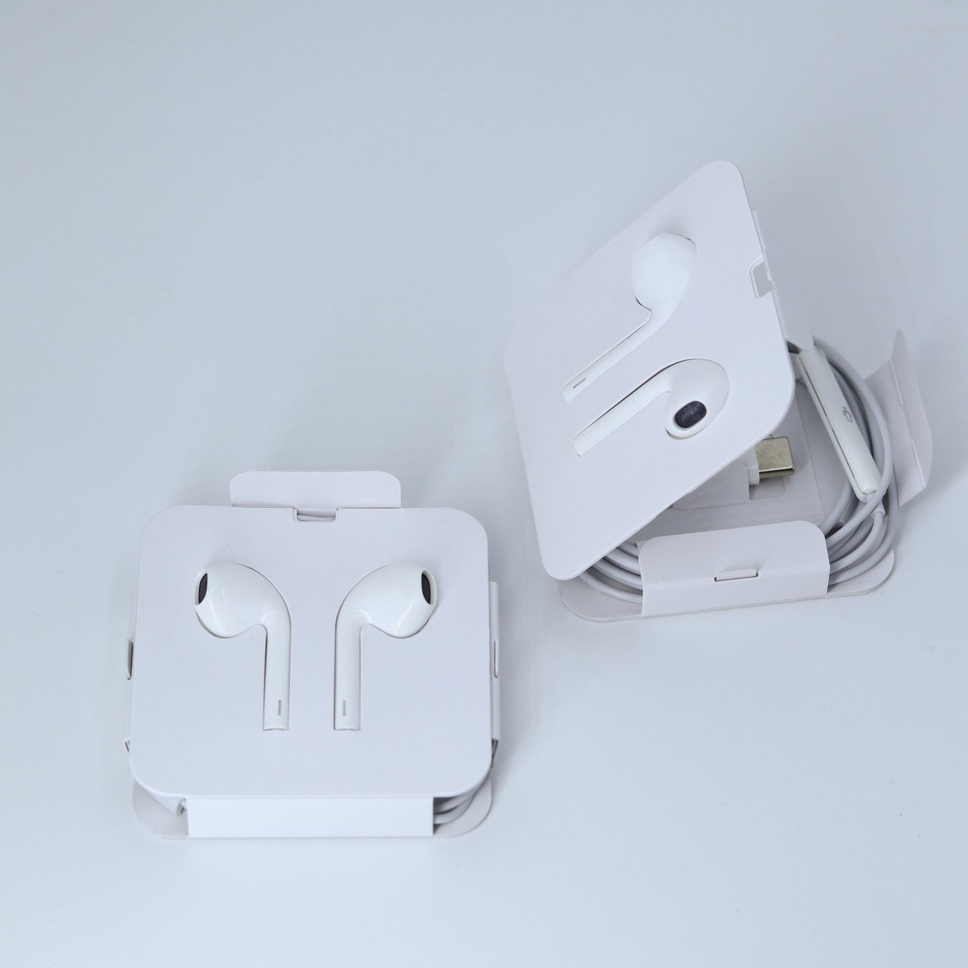 Suitable for Iphone16 Apple 15 Mobile Phone Series Wired Headset Typec Digital Decoding Huawei Wire-Controlled Call