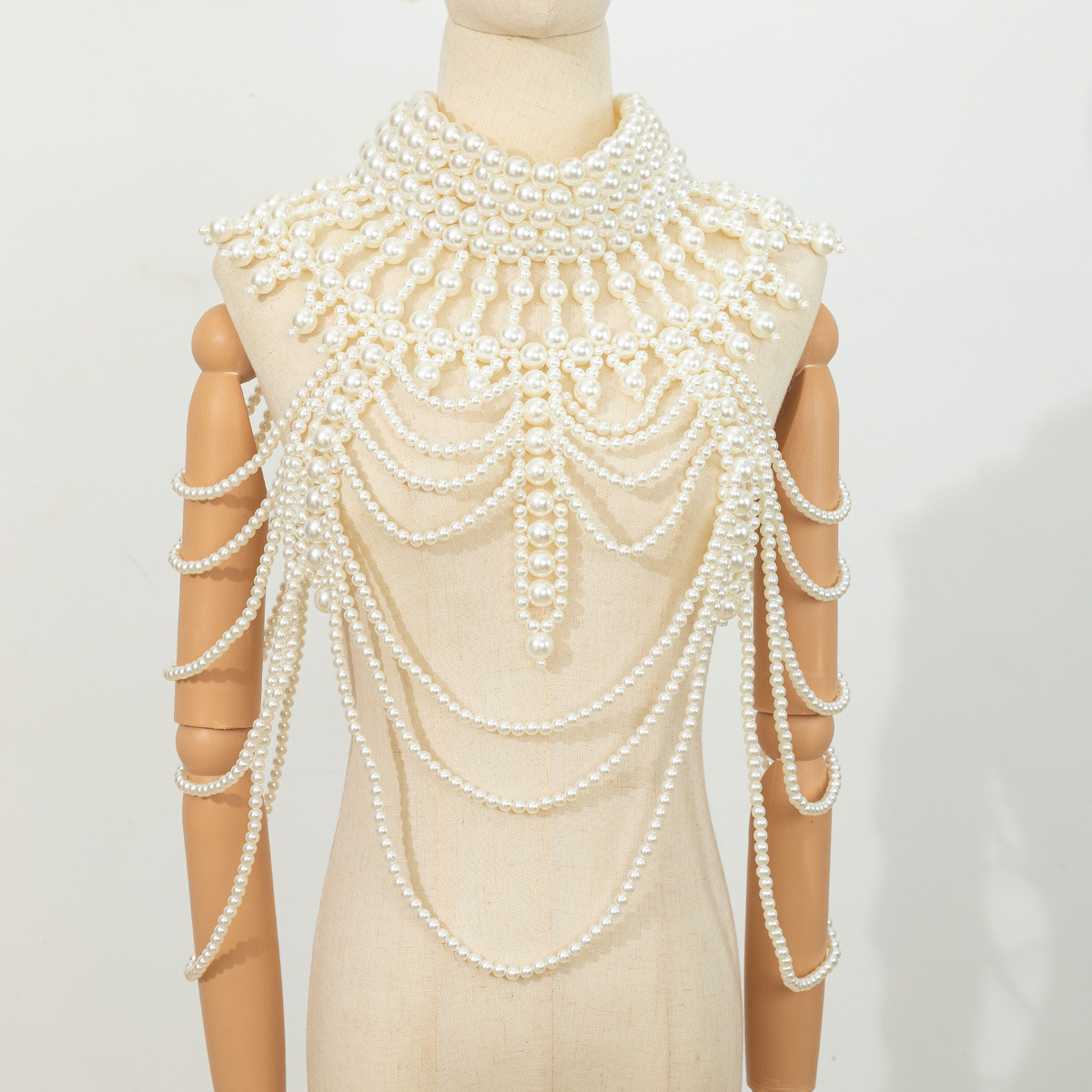 2024 new European and American style exaggerated retro heavy industry handmade beaded multi-layer pearl sexy body chain