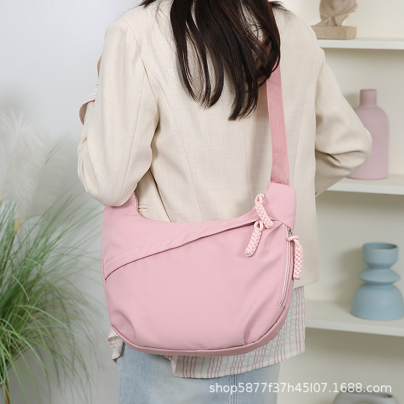 New Simple Commuter Crossbody Bag for Women Large Capacity Simple Solid Color Shoulder Bag Student Class Casual Dumpling Bag