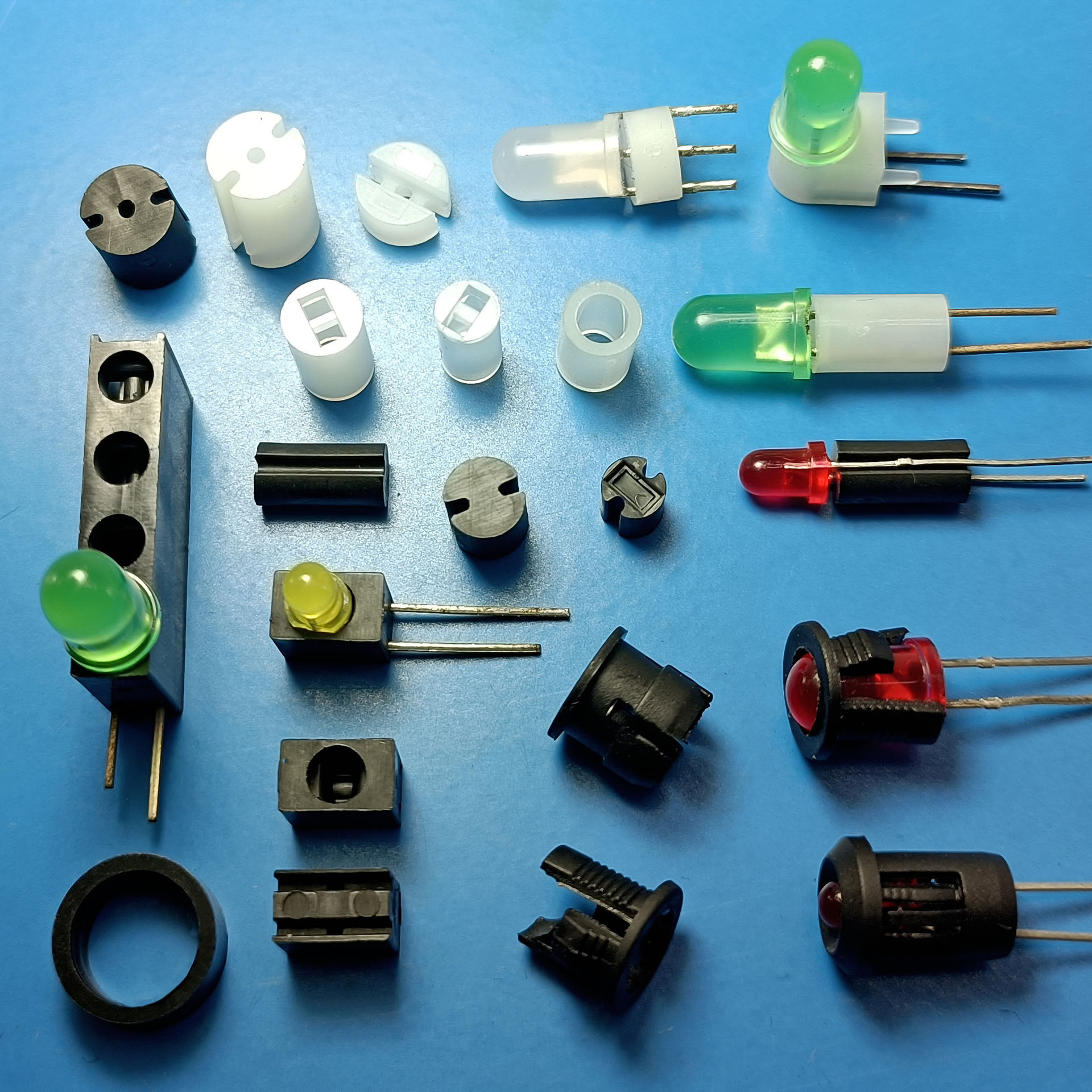 Wholesale double hole LED lamp holder LED isolation column LED indicator lamp holder diode lamp post LED round body pad high column