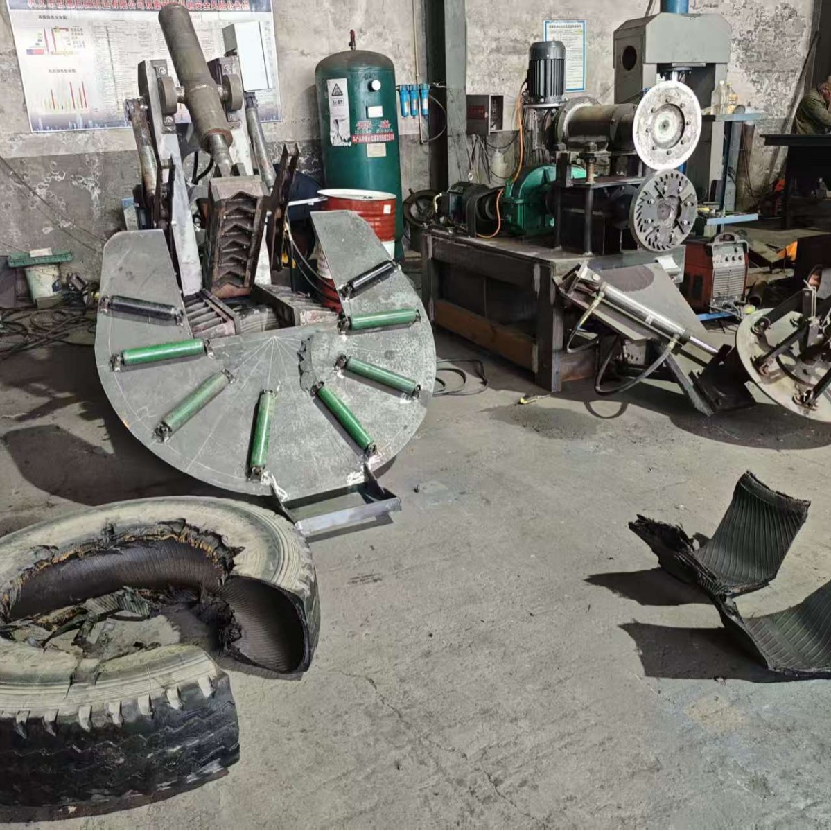 Hydraulic Tire Cutting Machine Industrial Large Caliber Crushing Equipment Waste Rubber Tire Recycling Equipment