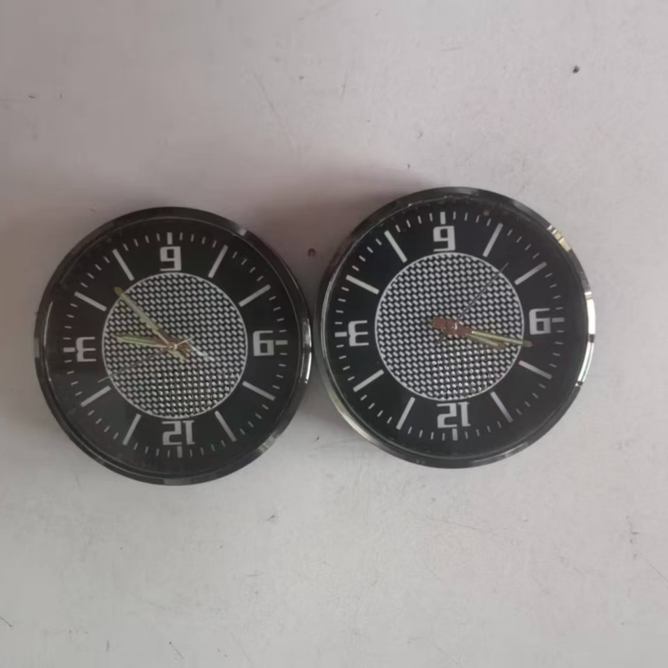 A large number of spot supply fashion car clock random stick luminous car table car decoration accessories meter wholesale
