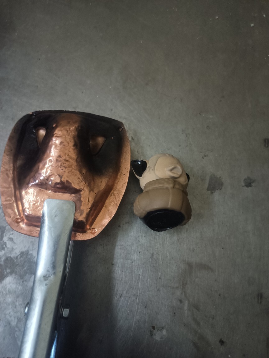 Specializing in Production, Spray-Painted Copper Molds, Spray-Painted Copper Molds, Masking Spray-Painted Edge Molds, Clamp Molds, Spray-Painted Processing