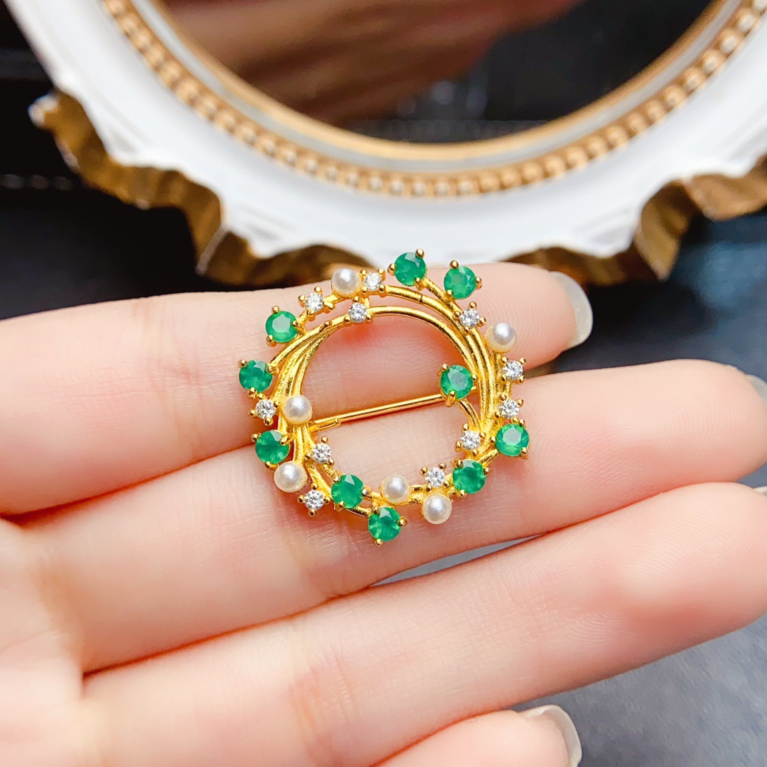 New natural emerald brooch S925 silver inlaid main stone 3*3mm Joker net red explosions women's jewelry wholesale