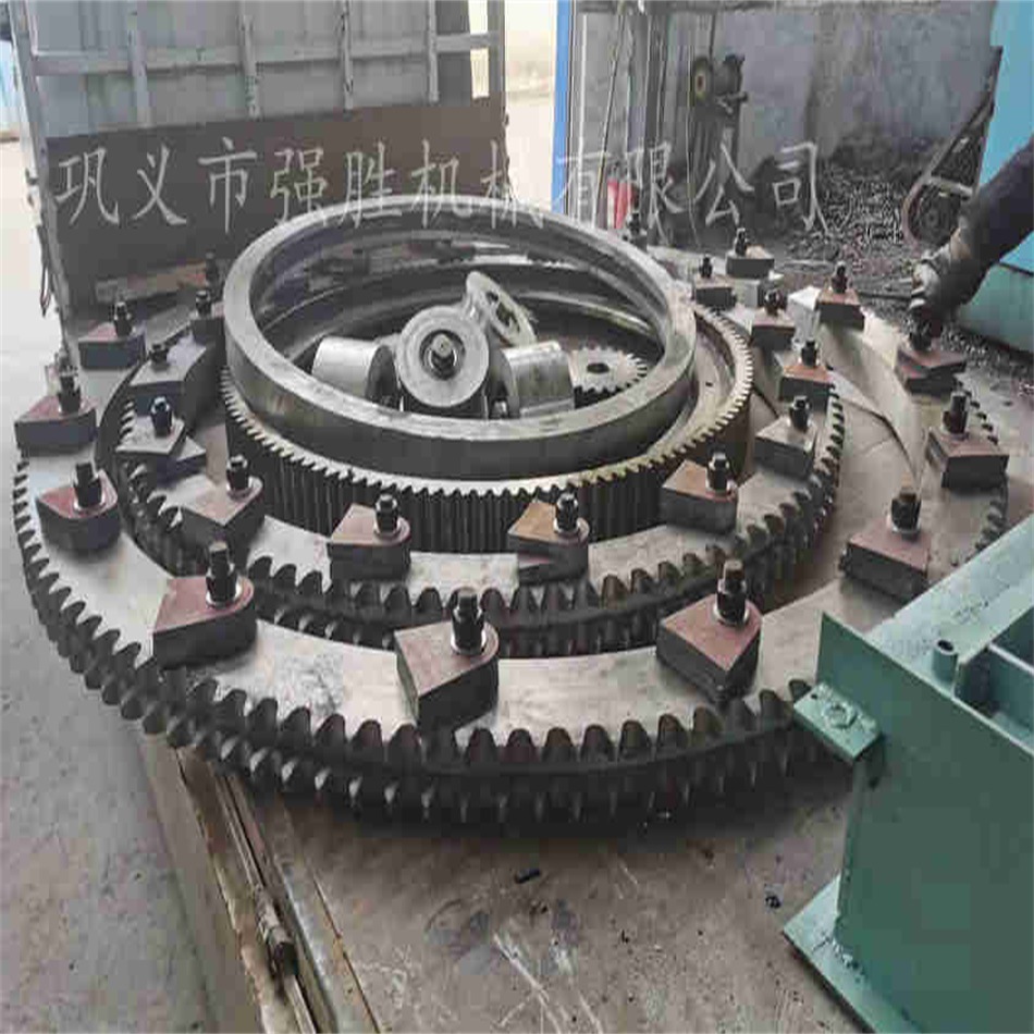 Qiangsheng производит опорные шестерни для ротационных печей, стальные кольцевые опоры, колесные подшипники и производит их круглый год