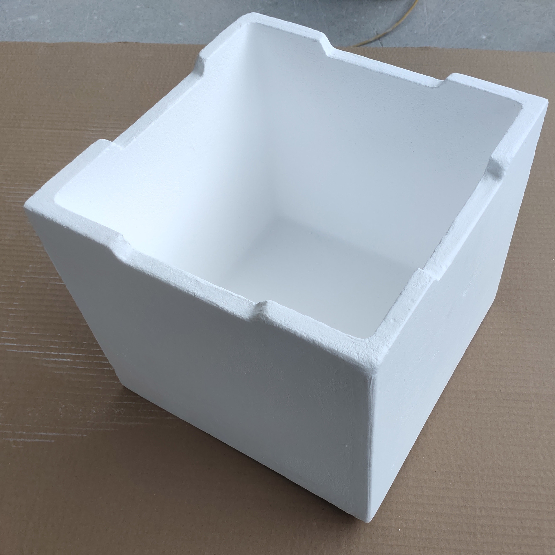 High-Purity Quartz Crucible for Melting Steel and Powder Sintering, High-Temperature Resistant, Erosion-Resistant, Fire-Resistant Material, Heat-Resistant and Erosion-Resistant
