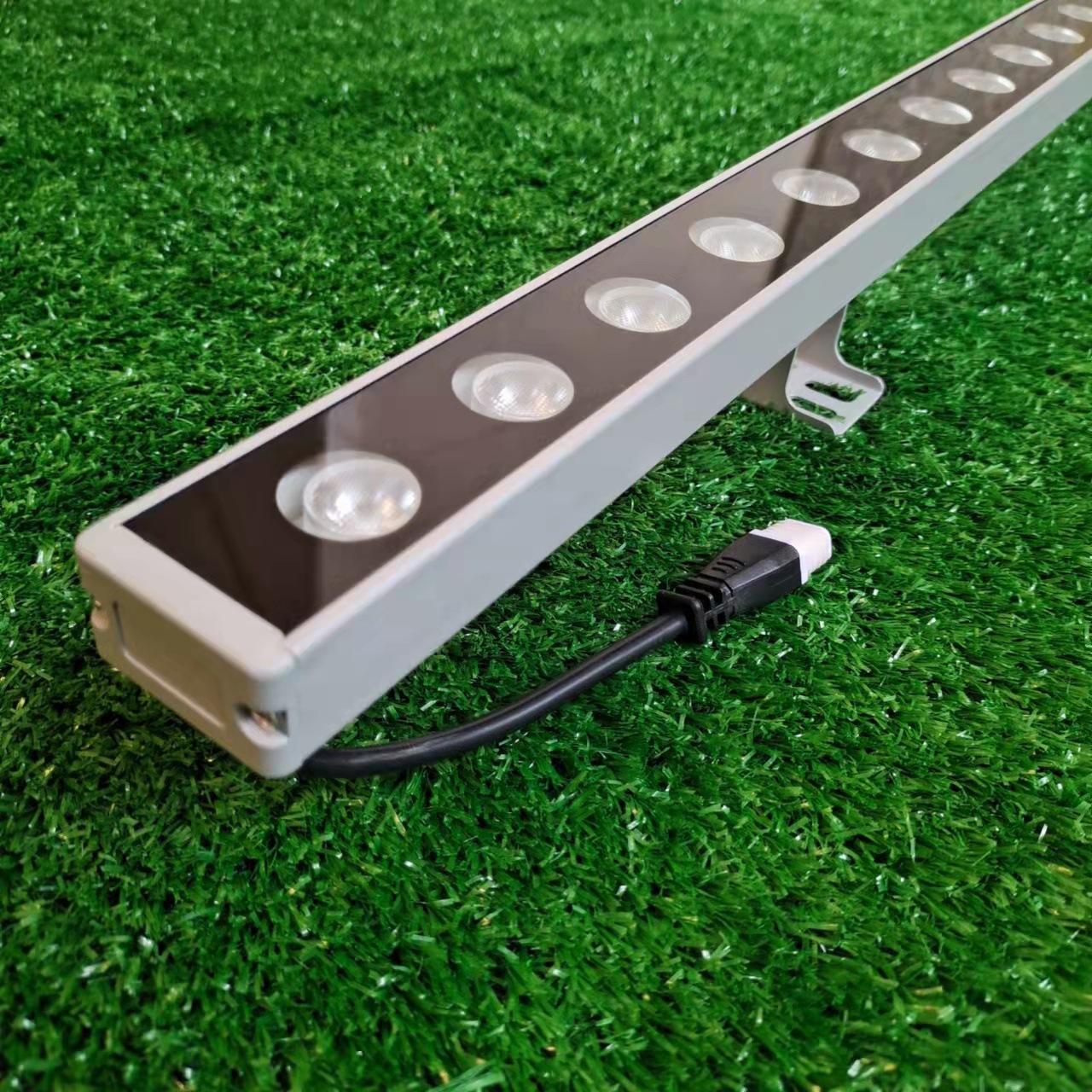 Светодиоды 18W 24W для освещения внешних стен отелей экономичный золотой свет монохромные уличные светильники оптом