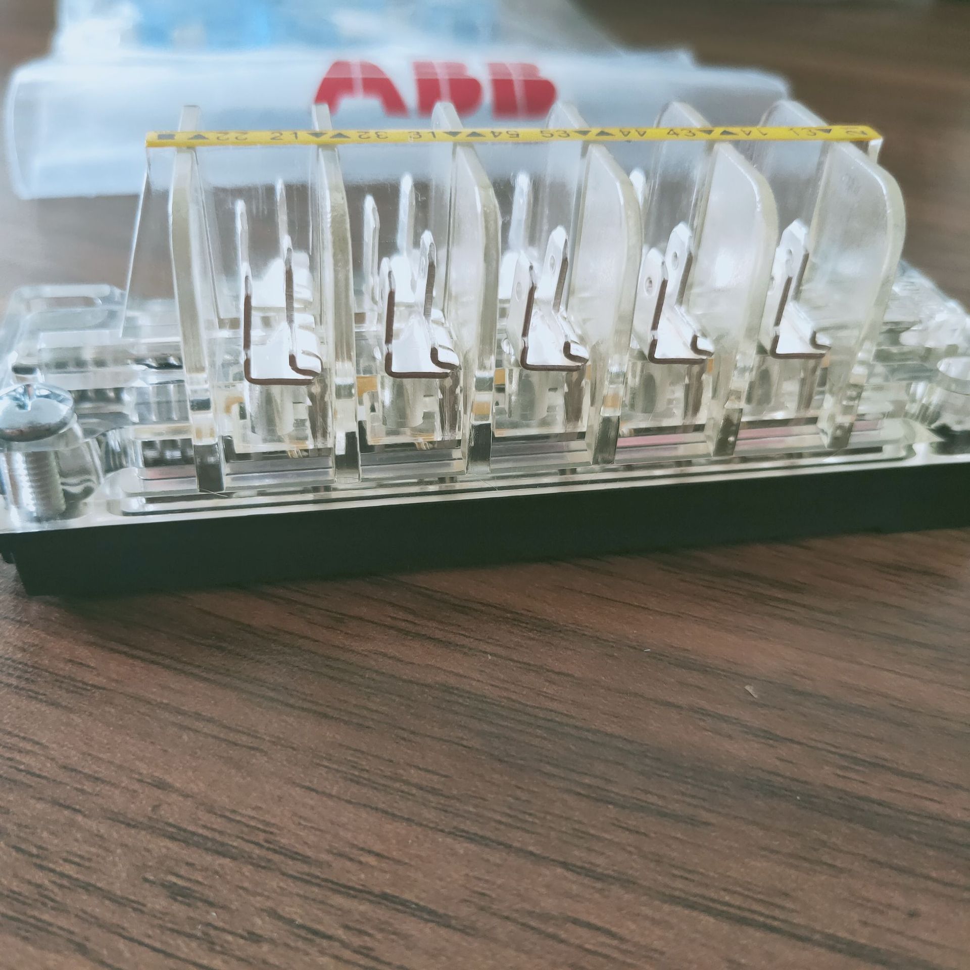 GCE7002397R0121 AUXILIARY SWITCH S3 3NO 2NC 4344