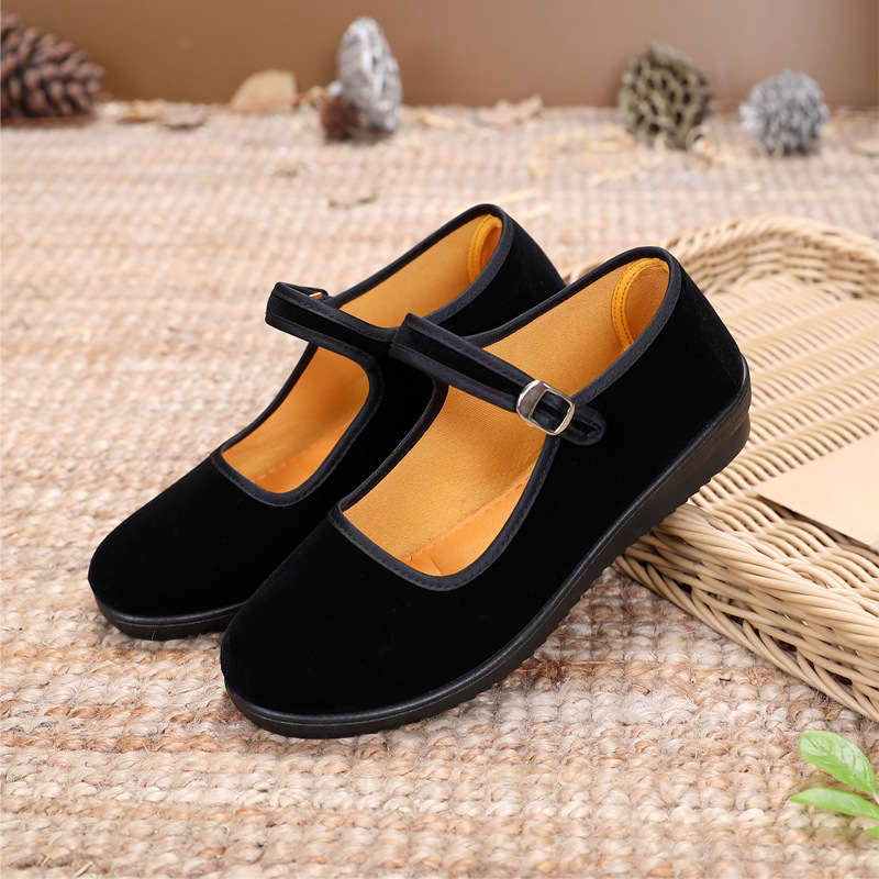 Old Beijing Cloth Shoes for Women, Flat Non-Slip Hotel Work Shoes, Dance Shoes, Casual Shoes, Black One-Strap Cloth Shoes Wholesale