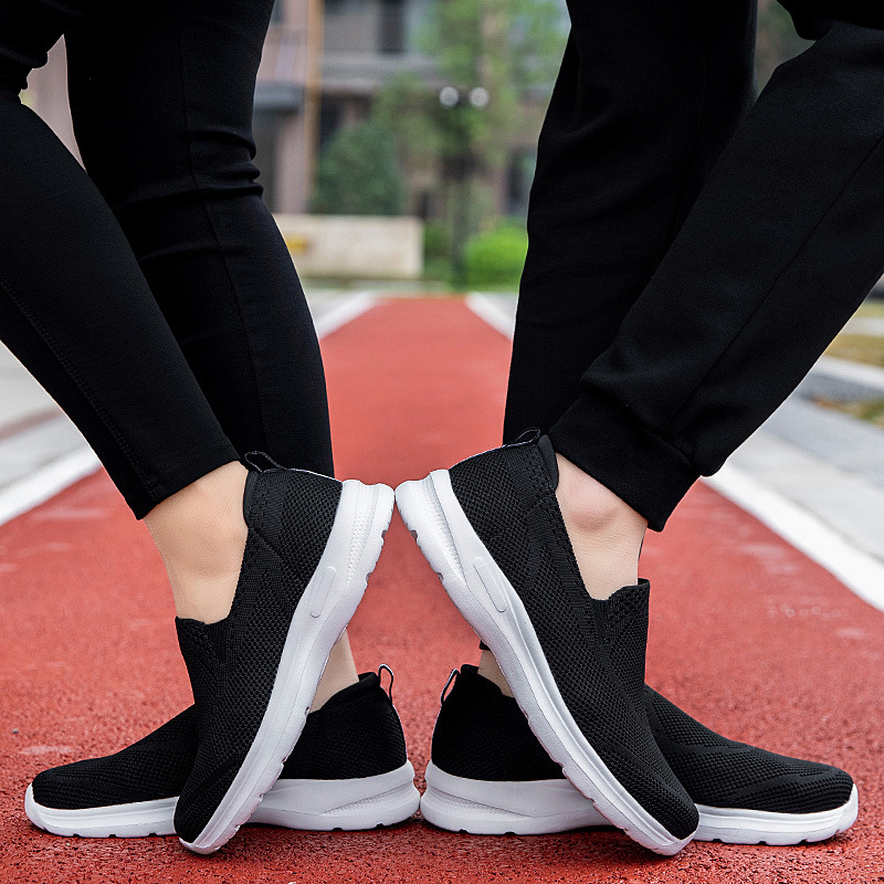 Mom's Slip-on Walking Shoes Flying Mesh Wide-instep Parents' sneaker Comfortable plus size Couple Shoes Old People's Shoes