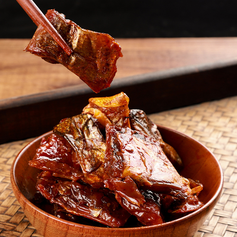 Spicy Fish Steak Fish Tail Super Spicy Hunan Specialty Dongting Flavor Ready-to-eat Spicy Dormitory Snacks Whole Box Wholesale