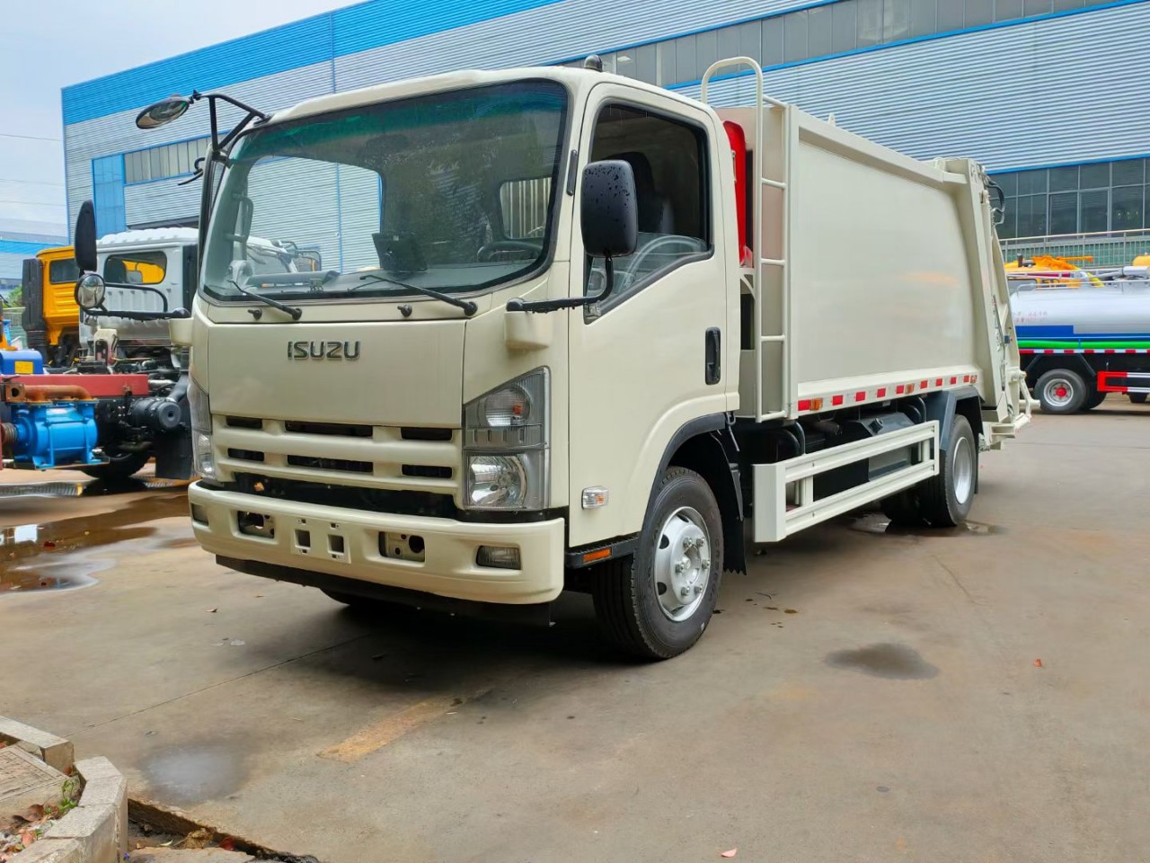 Экспорт в Перу Qingling Isuzu на 8, 10, 12 тонн, б/у мусоровоз, грузовик для вывоза бытового мусора