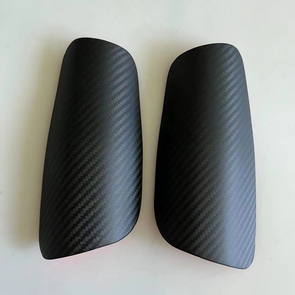 Factory Direct Sales Ultra-Light Wear-Resistant Carbon Fiber Shin Pads, Professional Athletes' Calf Universal Breathable Protective Gear Knee Pads