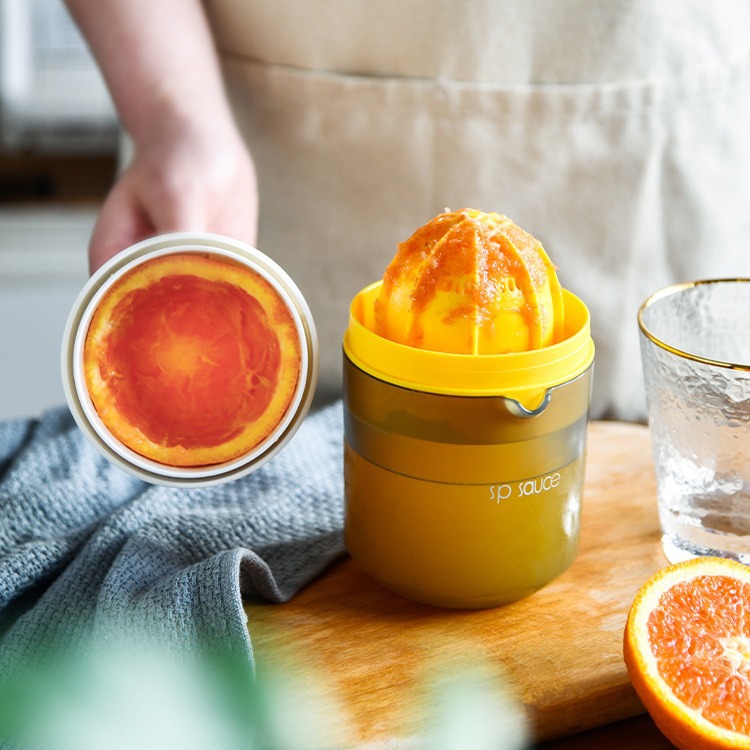 Easy Manual Juicer Small Portable Orange Juice Cup Household Squeezer Fruit Orange Lemon Squeezer