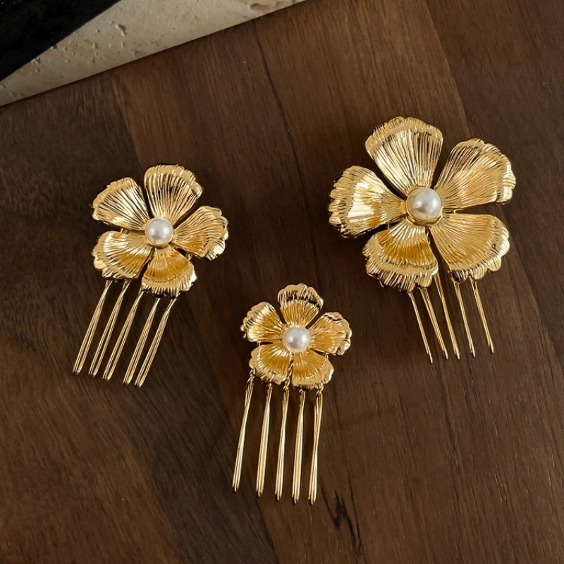 Palace Style Retro Pearl Flower Comb French Style Side Clip Accessible Luxury High-End Fashion Versatile Hair Accessories for Women
