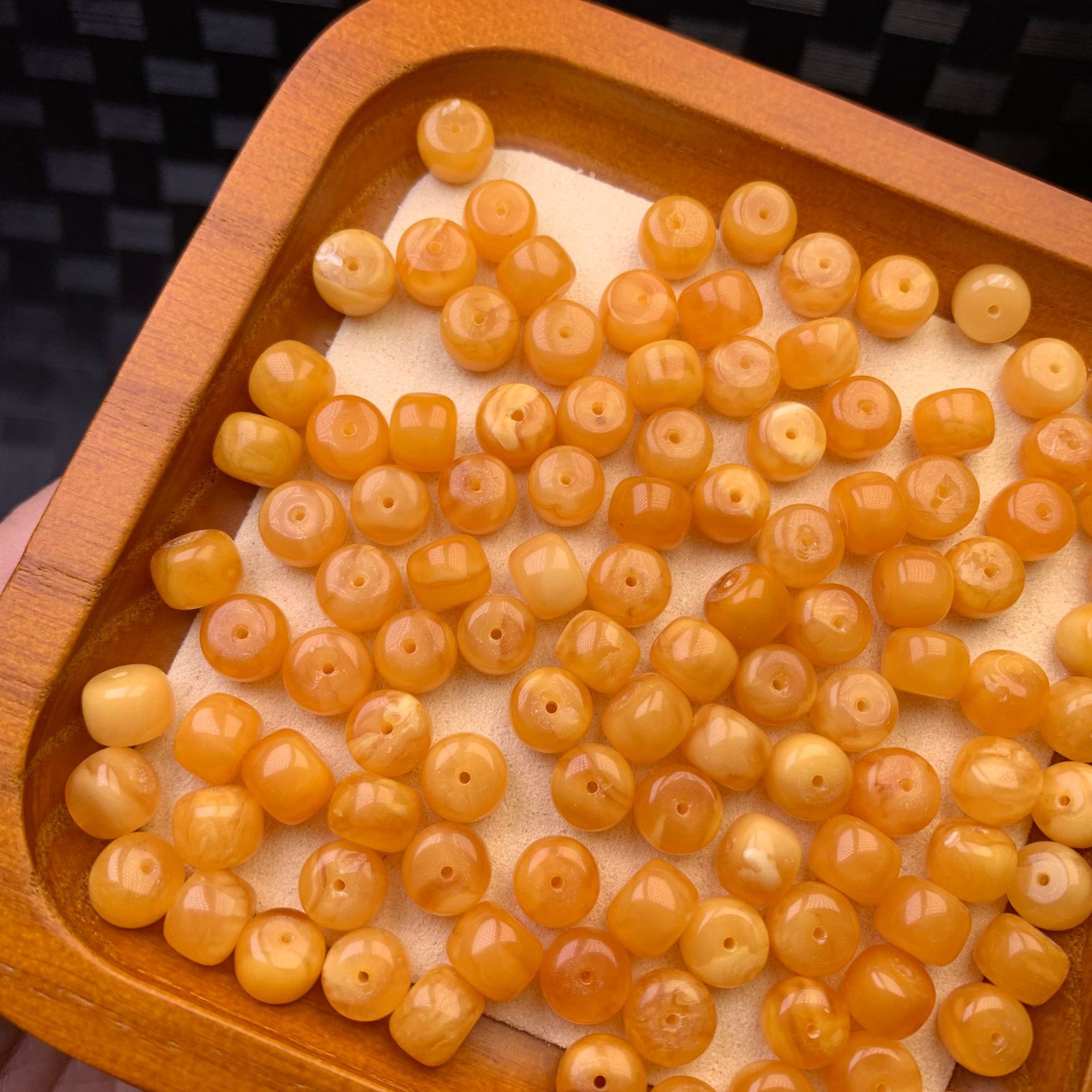 Natural Beeswax Old Honey Flower Wax Old-Style Beads Loose Beads Small Mound Accessories Accessories Wax-Rich and Full Manufacturer Wholesale