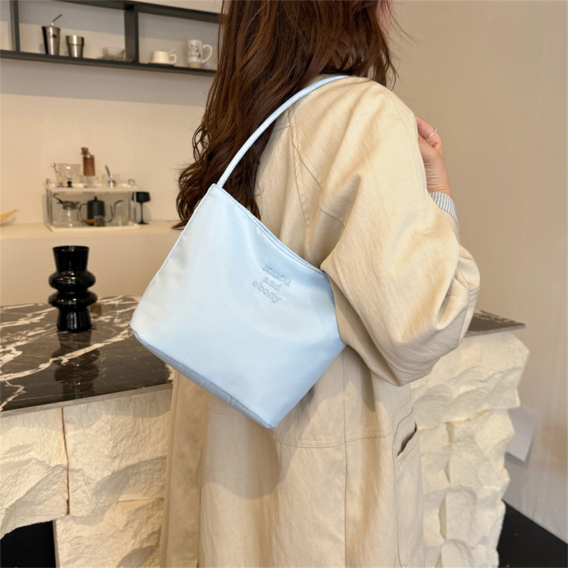 Korean Much and Ebong2024 New Bucket Bag Women's Simple Casual Versatile Handbag Nylon Armpit