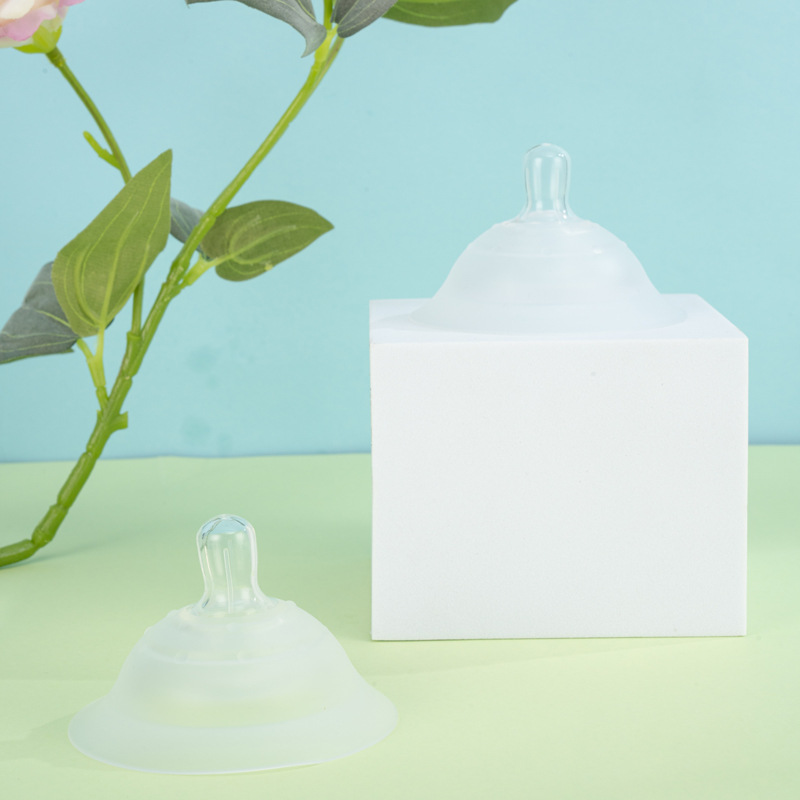 Mom Nipple Protector Safe Food Grade Breast Protector Silicone Auxiliary Breast Pad Baby Feeding Protective Pad Wholesale