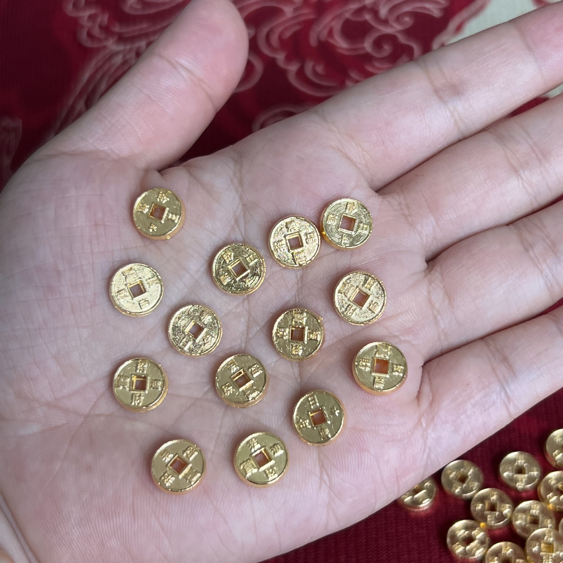 Wholesale Mini Alloy Copper Coins, Small Gold Coins, Copper Coin Decorations, Filling Materials, Fortune Ornaments, Gold-Plated Gold Coins and Copper Coins