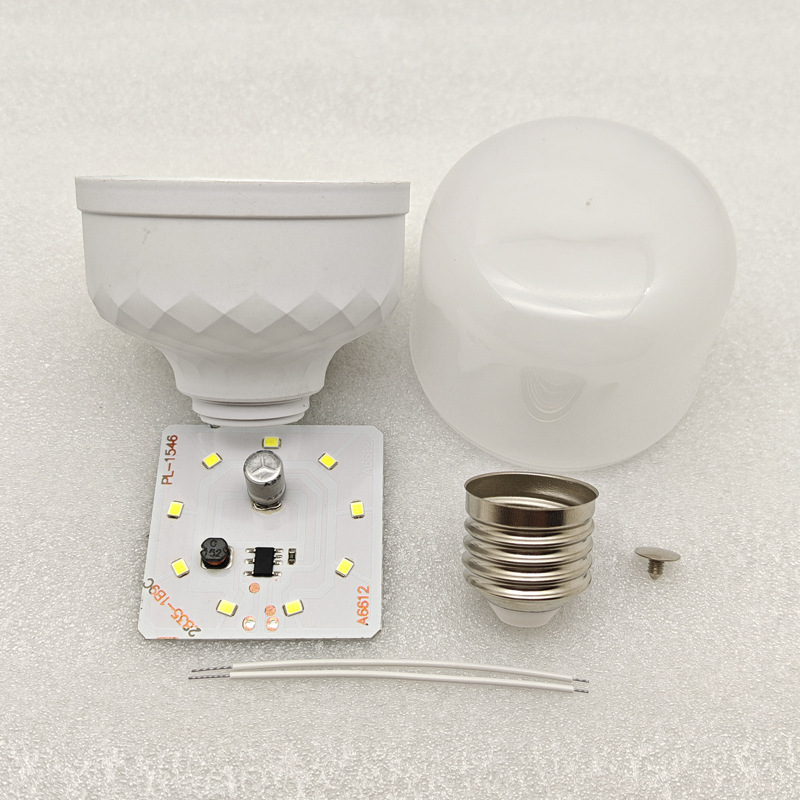 Светодиодная лампочка оптовые аксессуары алмазный корпус алюминиевое основание источник света драйвер не требуется комплект Skd собственного производства и продажи оптом