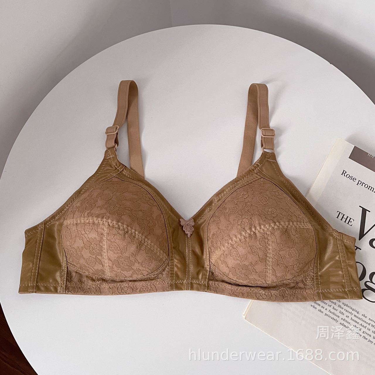 Factory direct new no steel ring underwear lace design after 3-breasted mother large cup thin cup bra wholesale