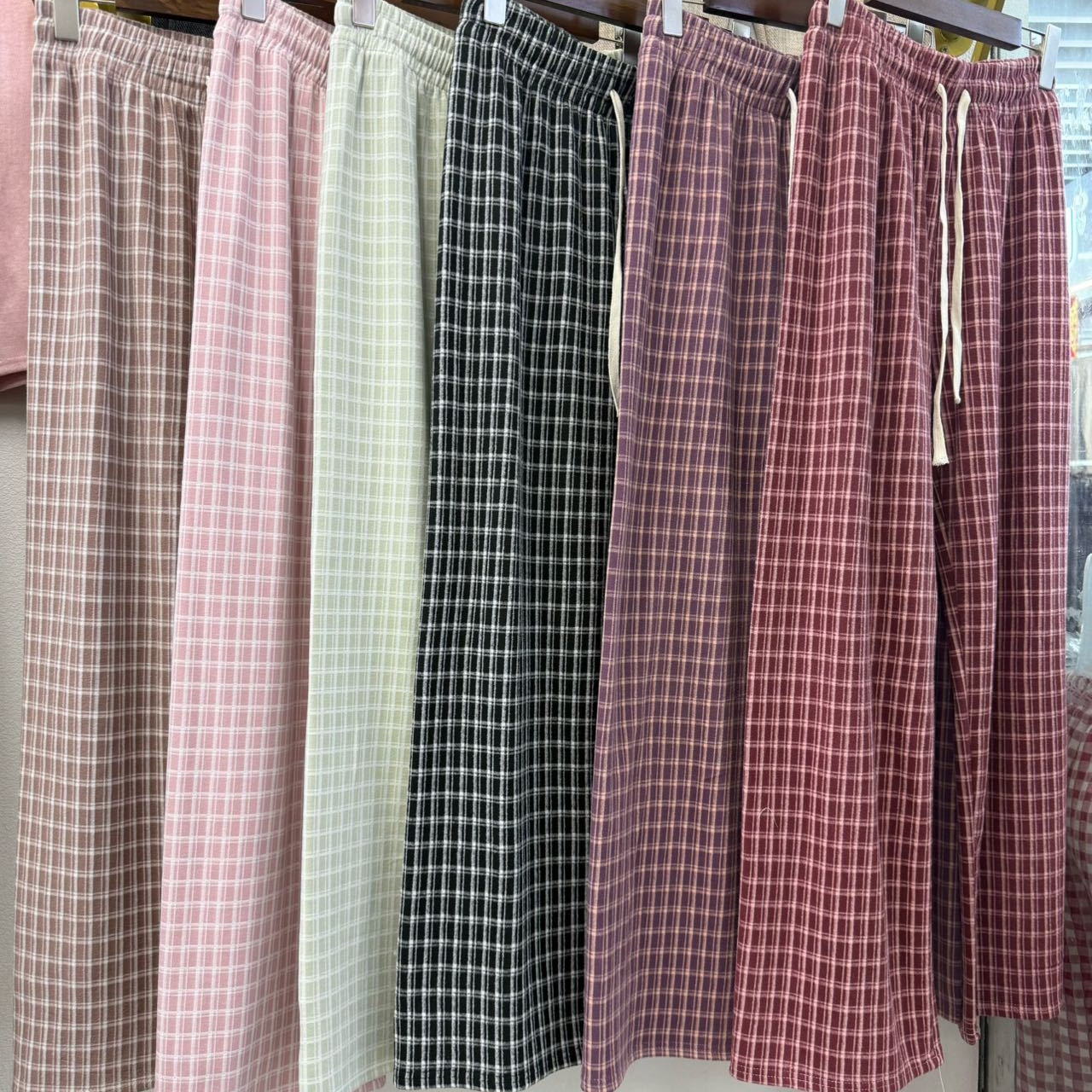 Autumn and Winter Style German Velvet Brushed Plaid Lazy Style Straight-Leg Pants for Women, High-Waisted Drapey Wide-Leg Pants, Plaid Sleep Pants