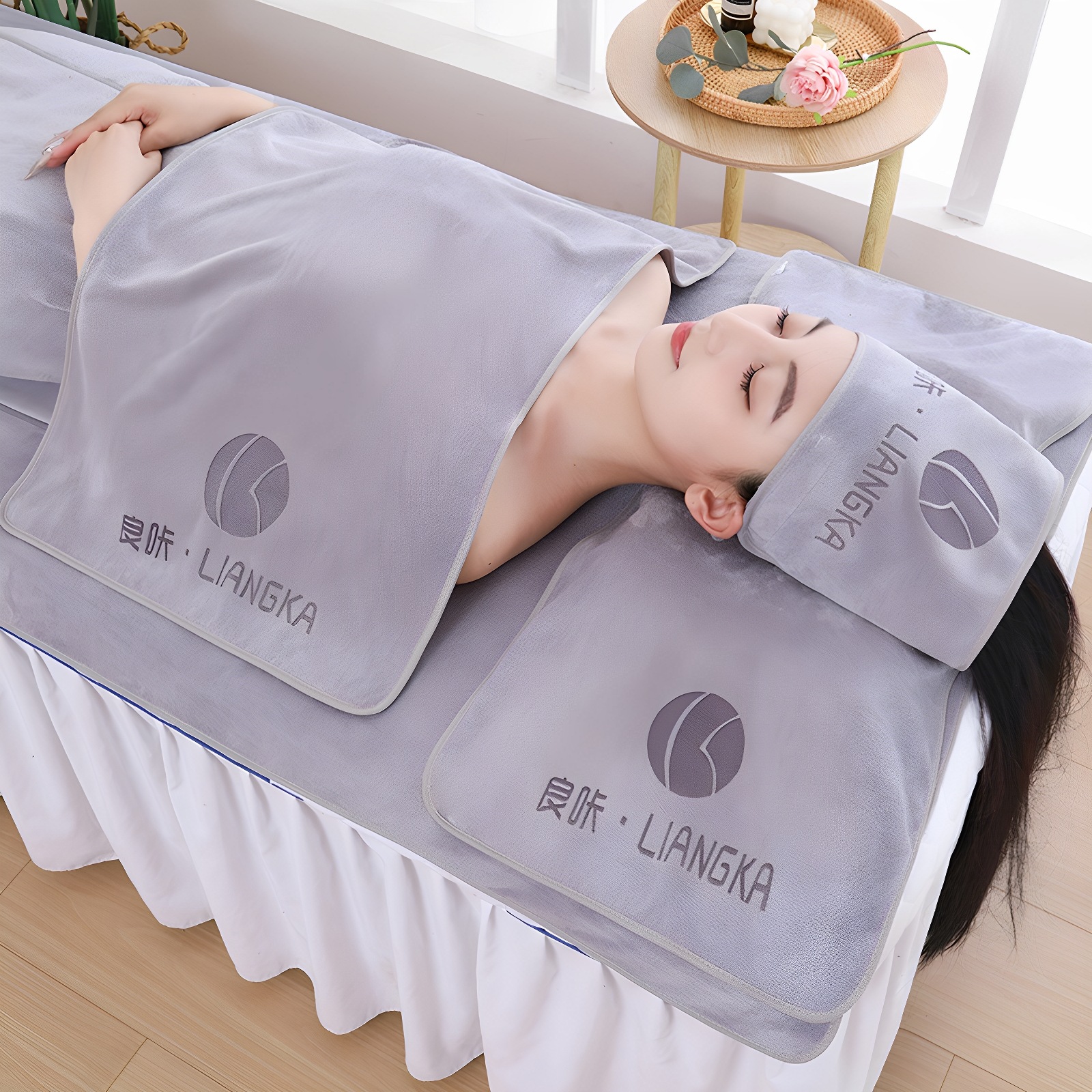 High-End Beauty Salon Special Towel Skin Management Pillow Towel Chest Towel Classy Gray Bed Towel Soft and Absorbent Logo