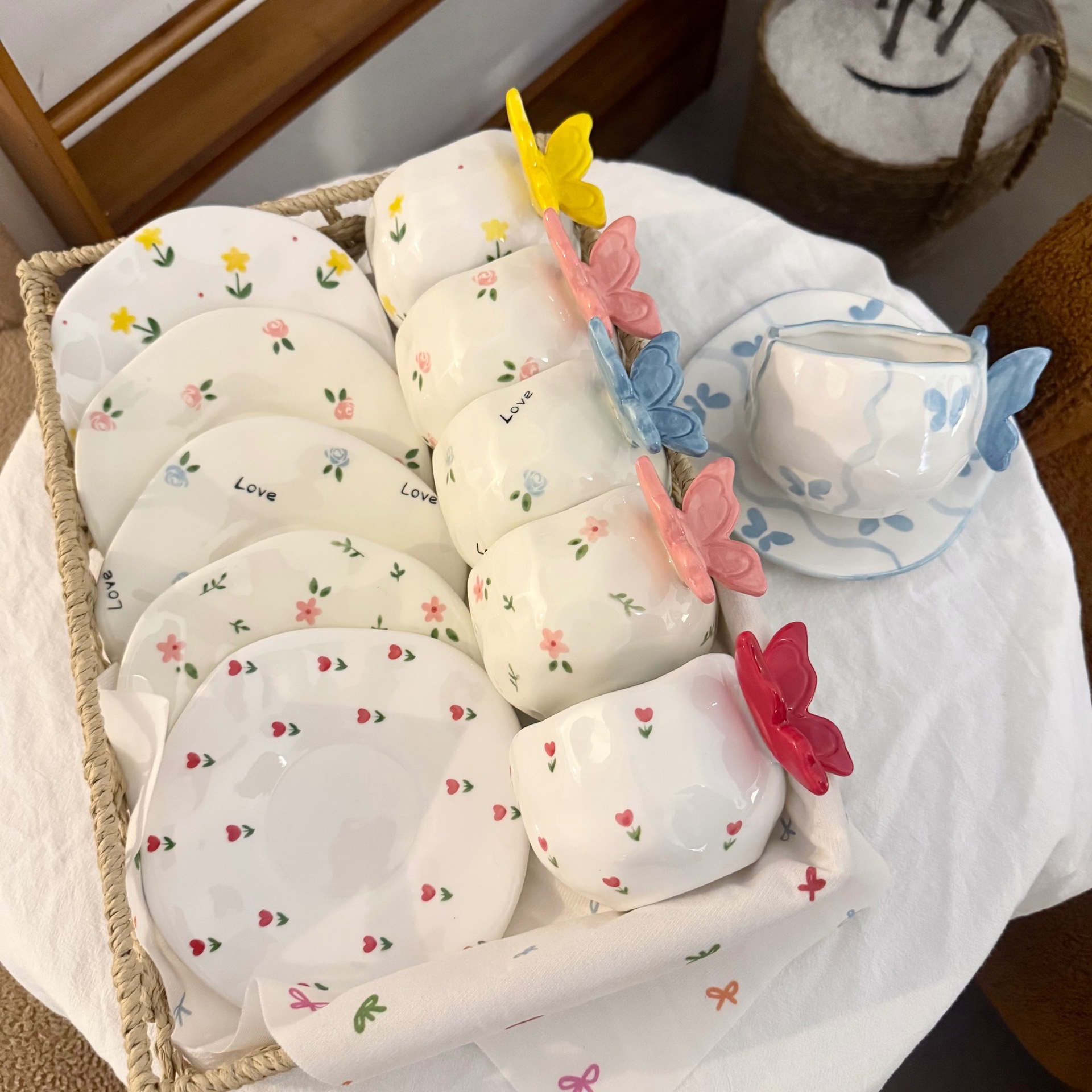 Korean Ins Style Hand-Kneaded Butterfly Handmade Ceramic Coffee Cup and Saucer High-Looking Afternoon Tea Cup and Saucer