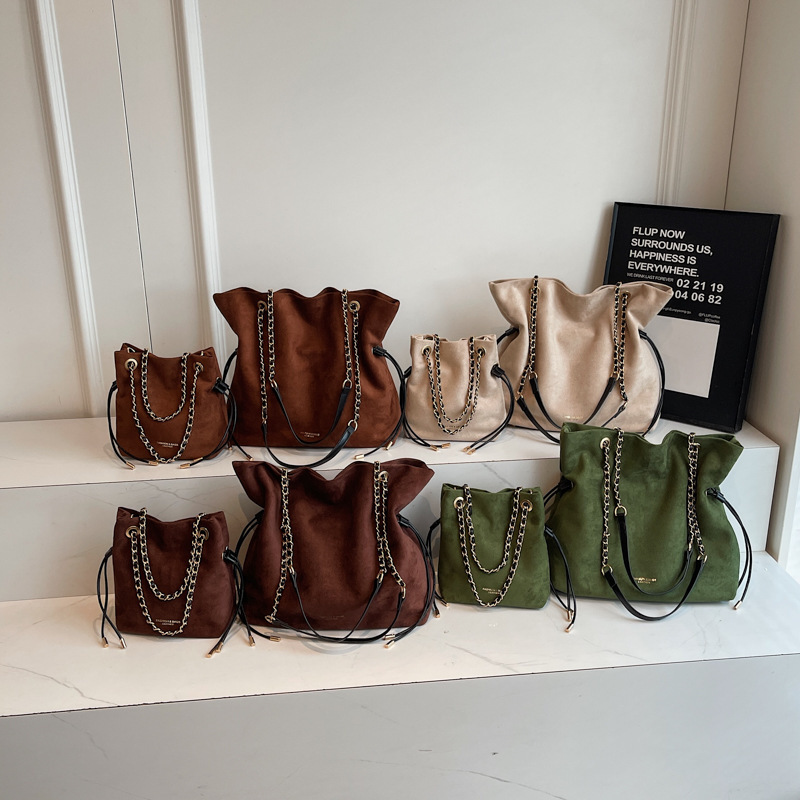 Casual Drawstring Chain Bucket Bag for Women 2025 Autum New Korean Style Personalized Trendy Versatile Shoulder Crossbody Bag