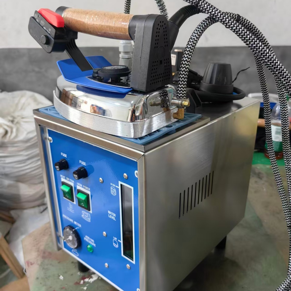 New St-5 High-Power Hanging Bottle Iron, Hanging Bottle Steam Industrial Electric Iron, Boiler Booster Electric Iron