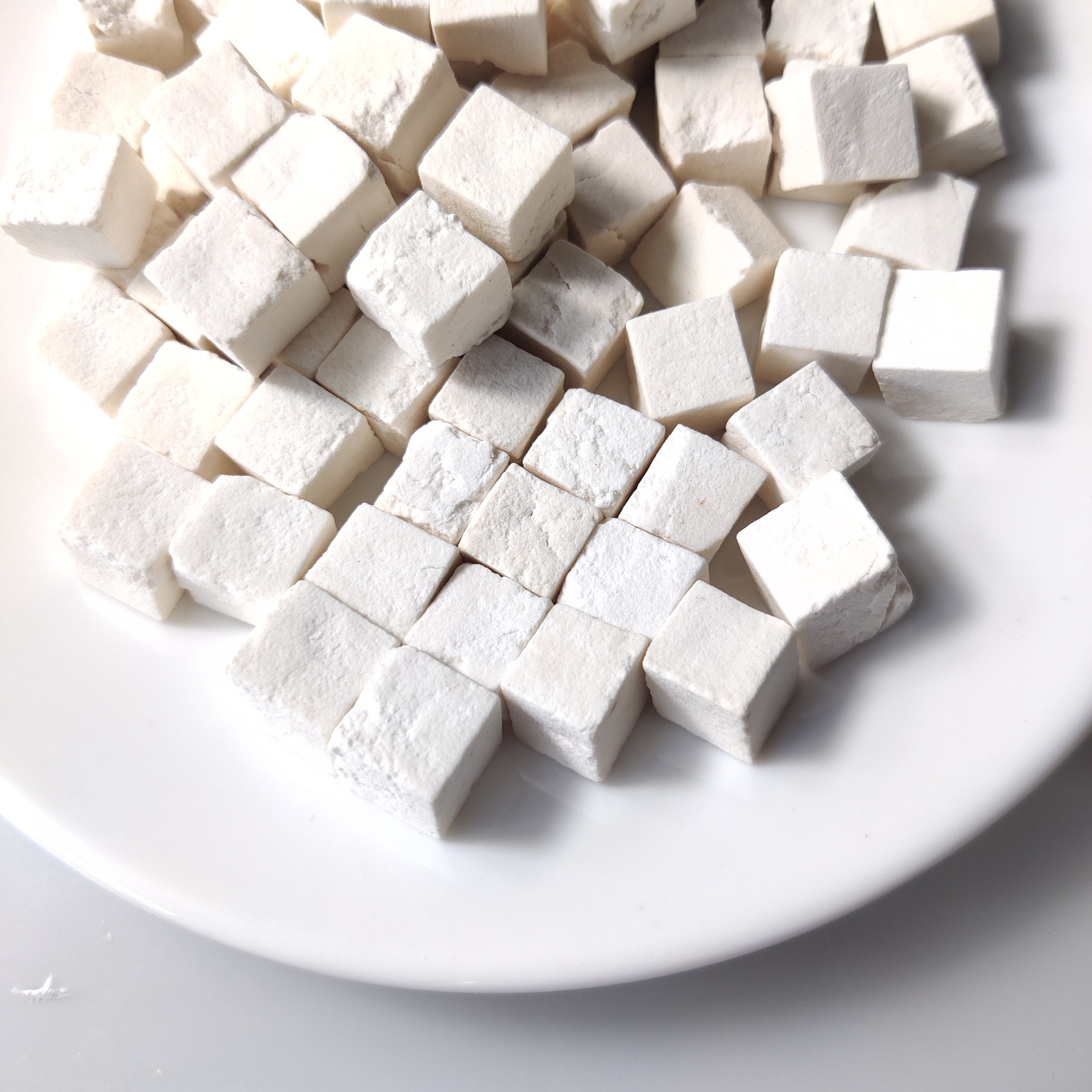 Poria White Poria Cubes in Bulk Chinese Medicinal Materials Wholesale Fuling Ding New Goods Poria Wholesale Origin Straight Hair