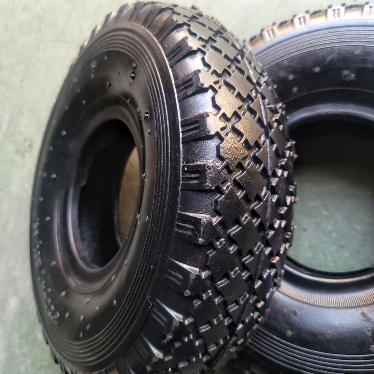 300-4 rubber tire Tiger Car trolley truck warehouse car tire