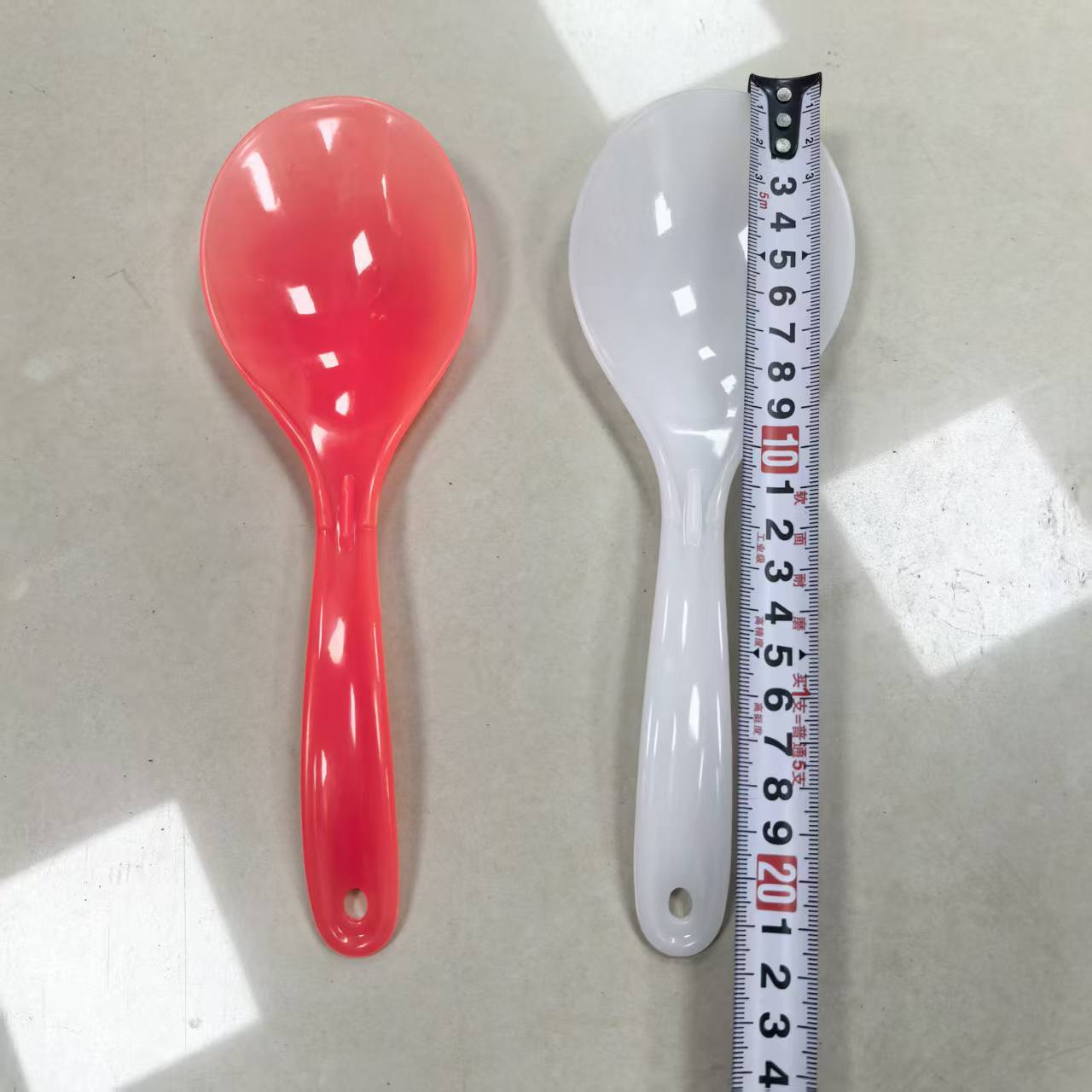 Red and White Plastic Rice Spoon for Kitchen Household Non-Stick Rice Making Wine Serving Glue 1 Yuan Store Goods Specially Provided for Serving Rice