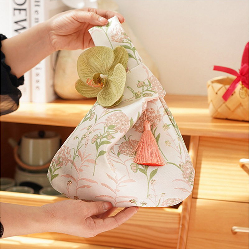 Souvenir Female Bridesmaid Handbag Wedding Gift Wrist Bag Full Moon Banquet Gold Silk Jacquard Gift Bag