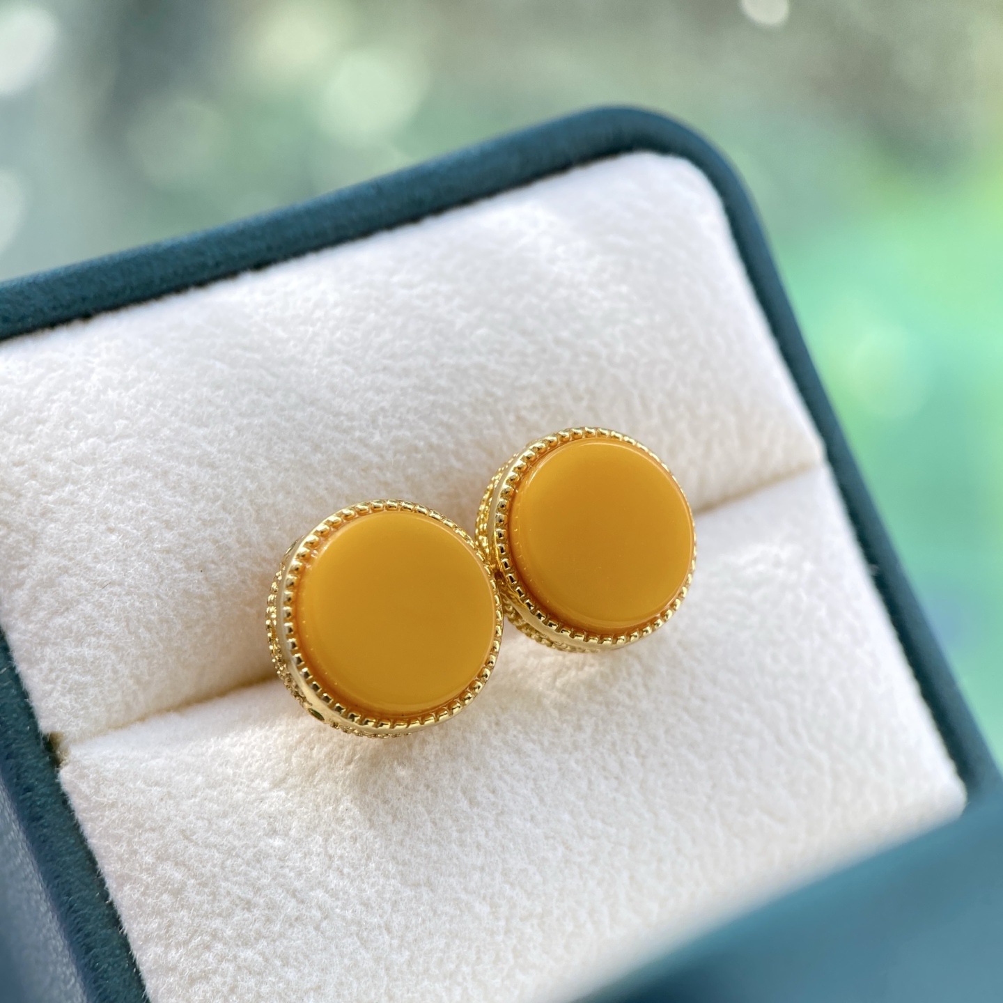 Natural Chicken Oil Yellow Beeswax Round Earrings S925 Sterling Silver Genuine Round Niche High-End Earrings Can Be Certified