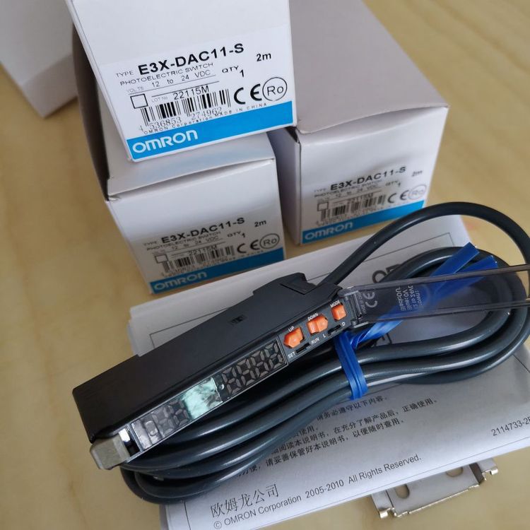 E3X-Da8Tw Japan Omron (Omron) Photoelectric Switch Fiber Amplifier