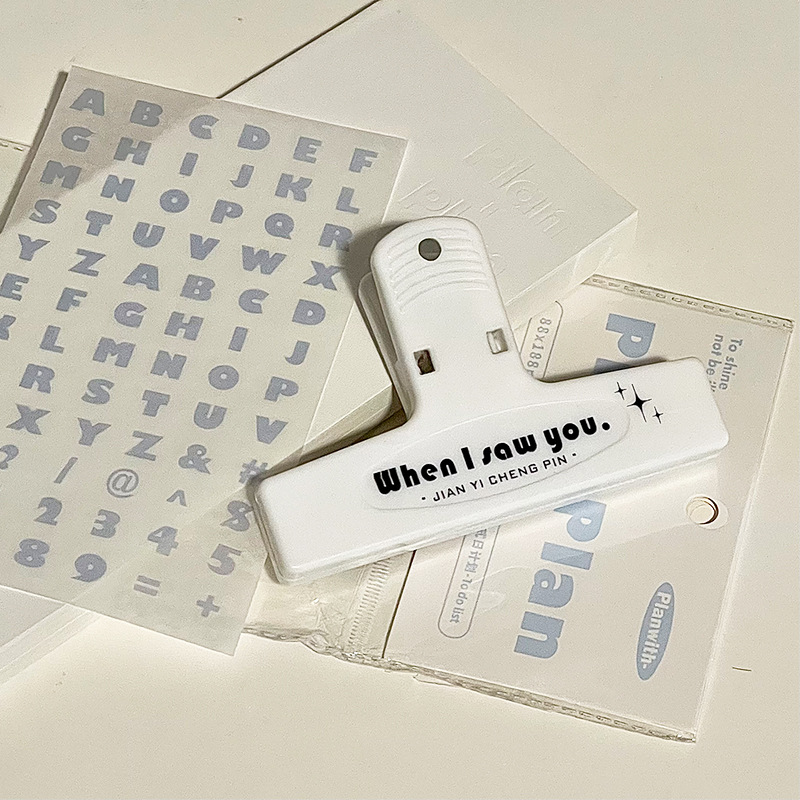 Aircraft clip long tail clip cute test paper magnetic clip color retro plastic clip small red summer with simple students