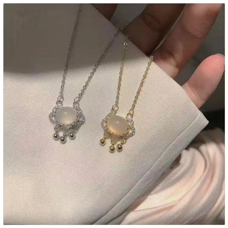 New Guofeng Xiangyun Lock Necklace Ping'an Auspicious High-grade Light Luxury Niche Chinese Design Women's Collarbone Chain