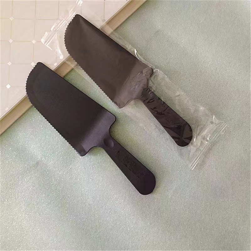 Disposable plastic cutter thickened serrated knife independent packaging frosted knife birthday cake knife and fork color transparent