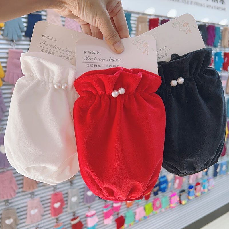 Sleeve pearl cover women's autumn and winter anti-fouling head cute plush short student work black red white cover cross-border