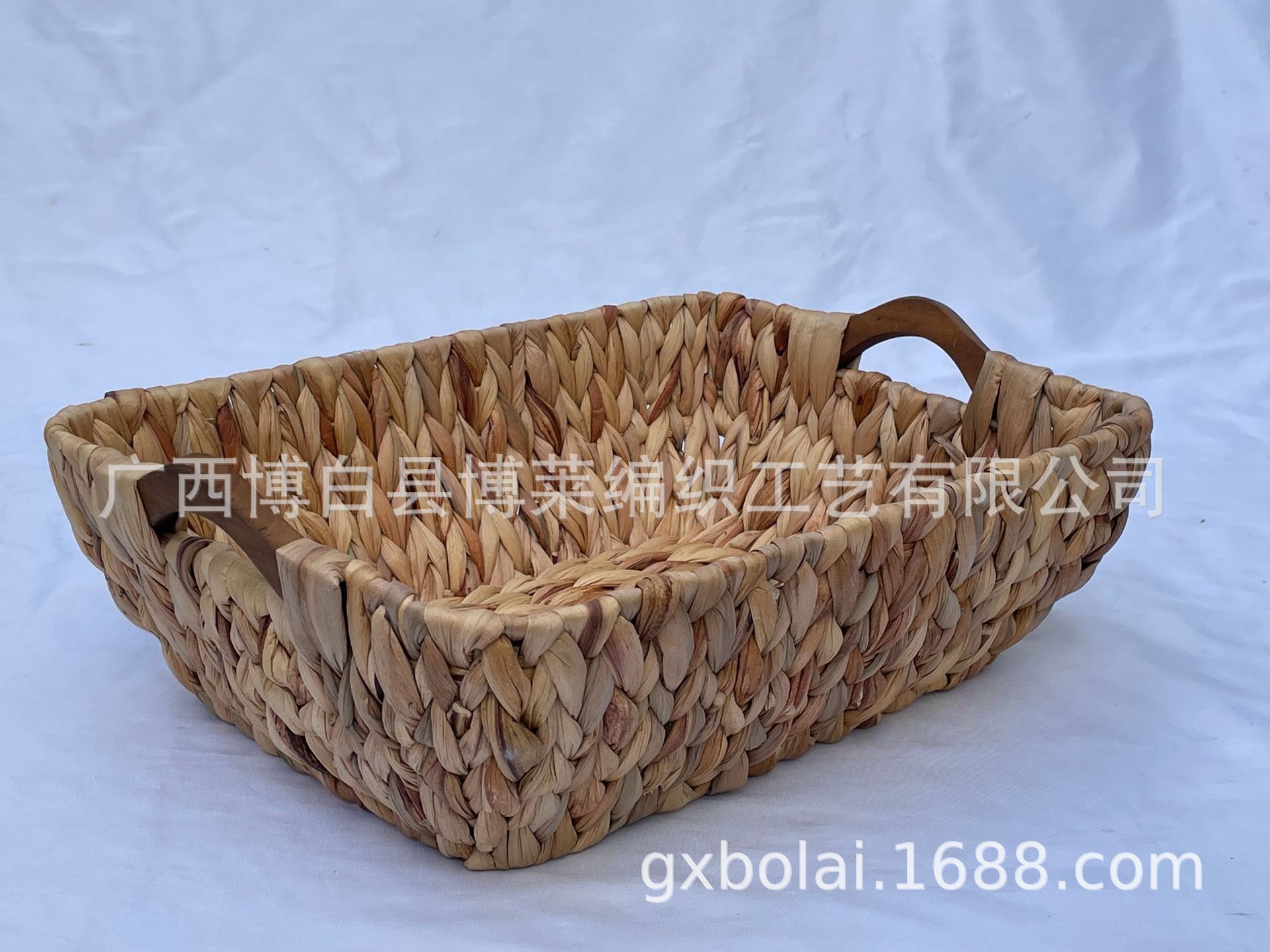 BSCI certified factory Source factory hand-woven water gourd storage basket straw rattan basket