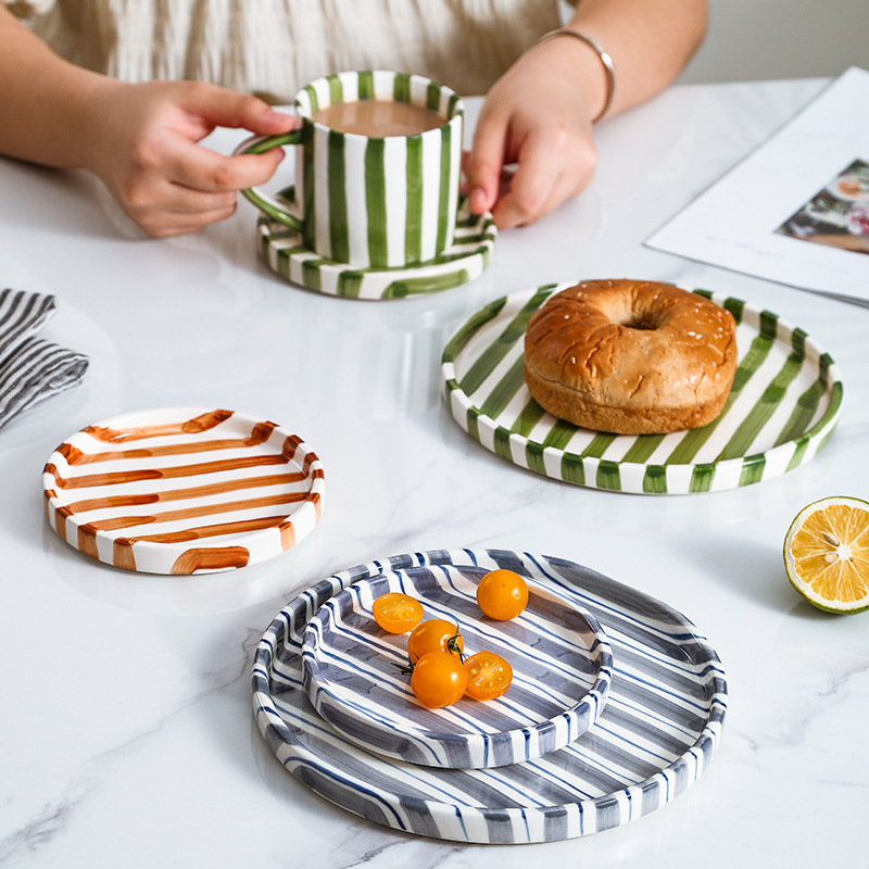 Simple Ceramic Coffee Cup and Saucer High Color Value Coffee Cup and Saucer Set Household Water Cup Afternoon Tea European Style Cup and Saucer ins