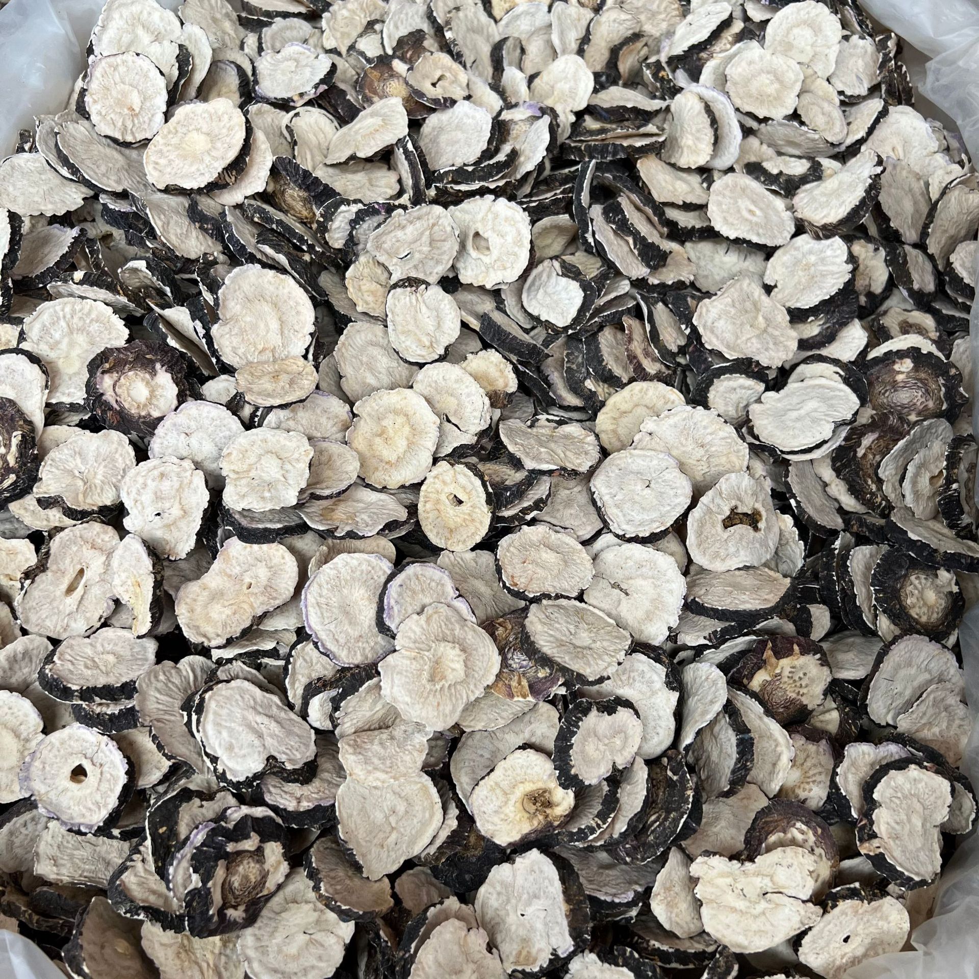 Yunnan Lijiang black Maca dried fruit wholesale maca maca dried slices maca origin large goods supply delivery