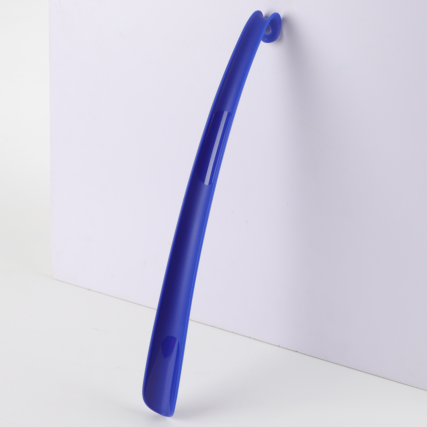 Plastic Long Curved Hook Shoehorn for Pregnant Women and the Elderly, Lazy People Do Not Bend over to Wear Shoes, Colorfulful Hanging Shoe Lifters, Shoe Pumps