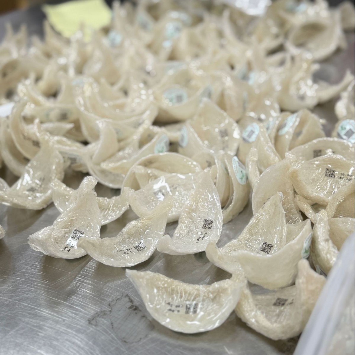 Indonesian International Traceability Code Dry Bird's Nest, Dried Bird's Nest Strips, Bird's Nest Fragments, Bird's Nest Horns, Dense Bird's Nest Gift Box for Pregnant Women, Fully Dried and Nourishing