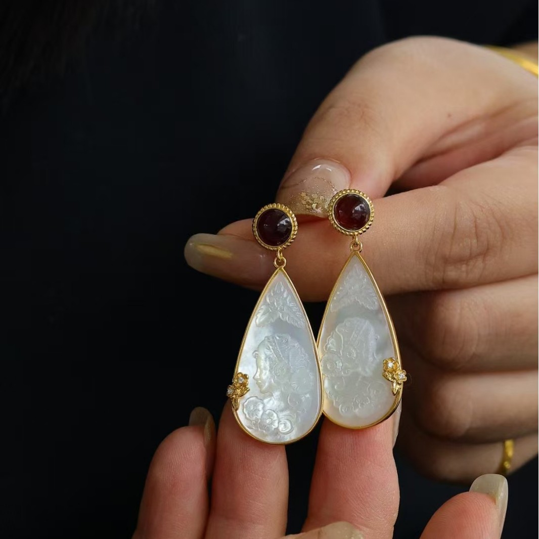 S925 Silver Inlaid with White Mother-Of-Pearl, Black Mother-Of-Pearl, Garnet, Pearl Water Drop Cameo Queen Earrings, 2025 New Model