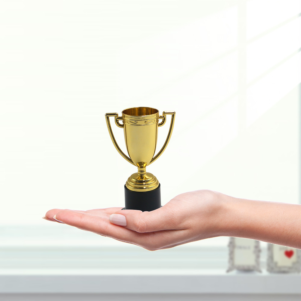 Kindergarten Party Honor Golden Small Trophy Toy Children's Awards Plastic Trophy Mini Props Manufacturer Wholesale