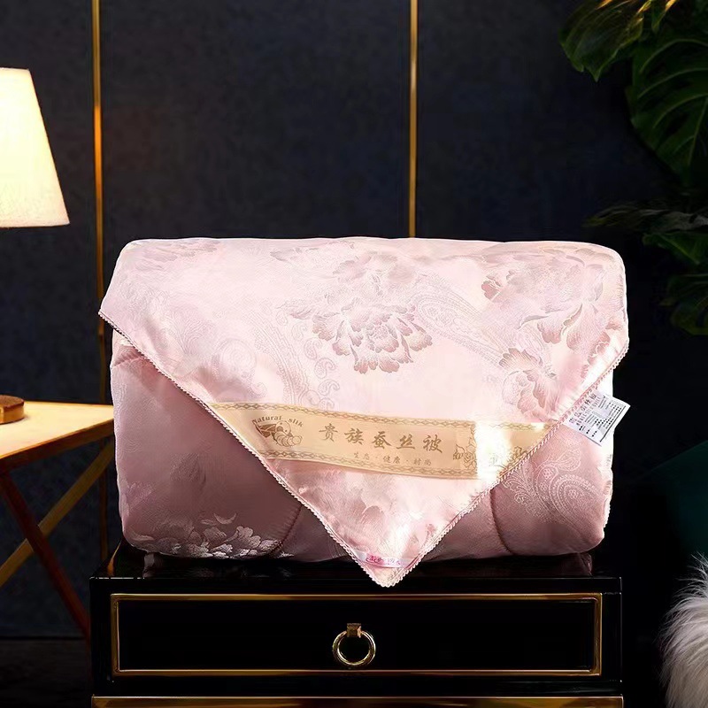 Factory wholesale Hilton silk quilt spring and autumn summer quilt air conditioning quilt winter group purchase gift box quilt
